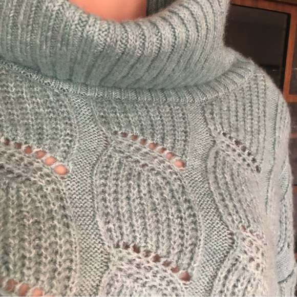 Pink Rose Sweater - Picture 3 of 9